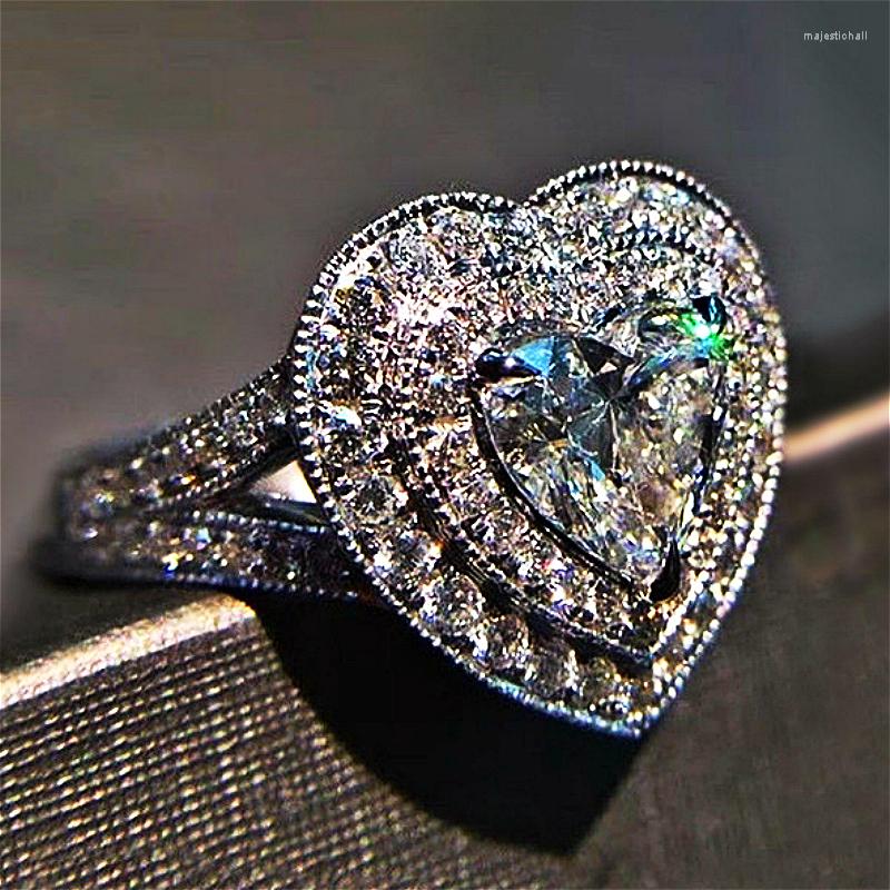 Wedding Rings Visisap Love Heart Ring Dazzling Zircon For Women Engagement Fashion Romantic Drop Supplier B2889
Wedding Rings Visisap Love Heart Ring Dazzling Zircon For Women Engagement Fashion Romantic Drop Supplier B2889