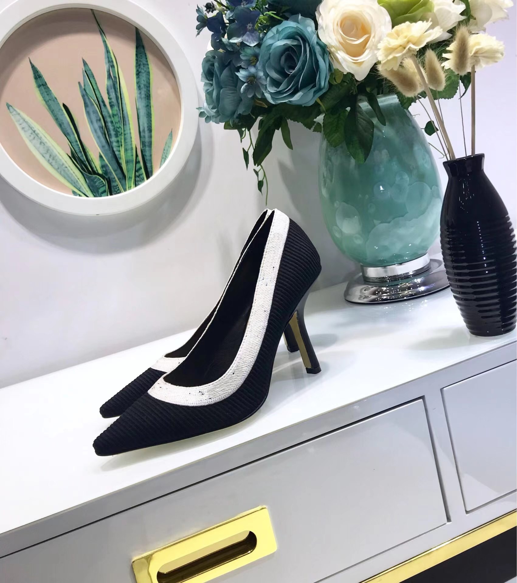 Dress Shoes Women Sexy Pumps Pointed Toe Slingbacks Letter Back Strap Sandals size 35-43, 1 1.5cm
Dress Shoes Women Sexy Pumps Pointed Toe Slingbacks Letter Back Strap Sandals size 35-43, 1 1.5cm