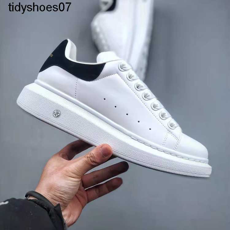 High version McQueens small white shoes women's shoes thick soles high height leisure board sponge cakes and Putian couple shoes, Light blue tail
High version McQueens small white shoes women's shoes thick soles high height leisure board sponge cakes and Putian couple shoes, Light blue tail