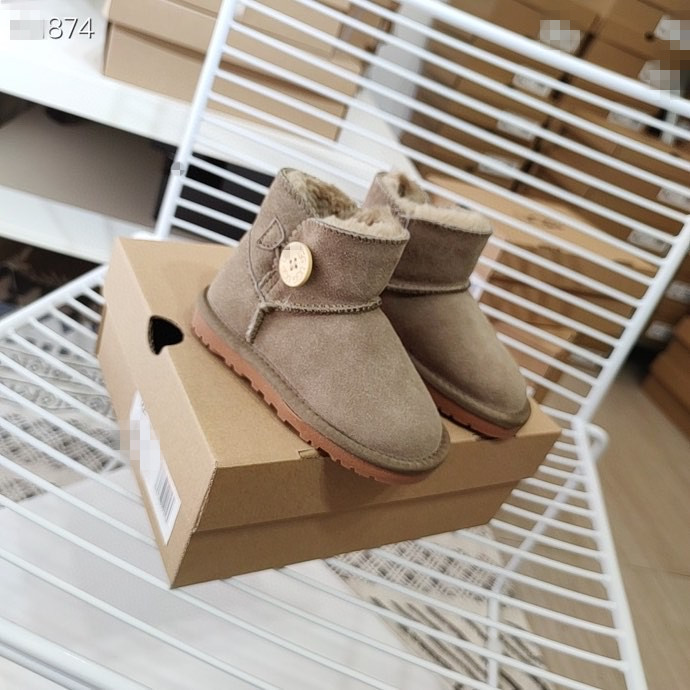 Warm Boots Button Keep Children's snow boots leather non slip parent-child cotton walking baby shoes Classic Aus 3352 Mini Women wgg, Antelope brown
Warm Boots Button Keep Children's snow boots leather non slip parent-child cotton walking baby shoes Classic Aus 3352 Mini Women wgg, Antelope brown
