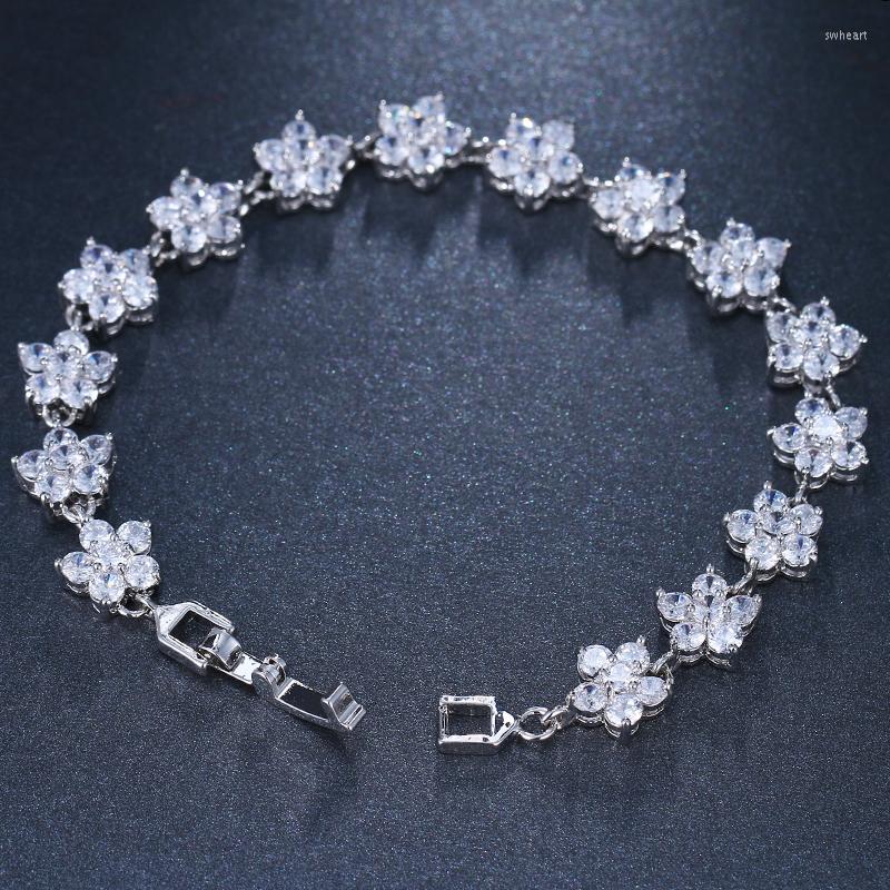 Link Bracelets Fashion Luxury Round Cubic Zirconia Chain Flower Connected For Women Wedding Bride Charm Bracelet Jewllery
Link Bracelets Fashion Luxury Round Cubic Zirconia Chain Flower Connected For Women Wedding Bride Charm Bracelet Jewllery