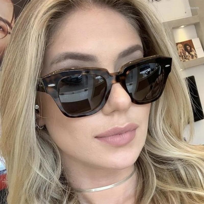 Sunglasses Fashion Ladies Sun Glasses Square Rivets Decoration Women Retro Leopard Shades UV400 Trending Men Gradient Oculos
Sunglasses Fashion Ladies Sun Glasses Square Rivets Decoration Women Retro Leopard Shades UV400 Trending Men Gradient Oculos