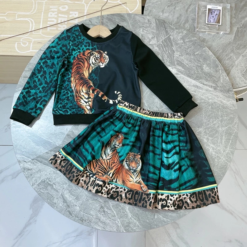 Brand Designer Kids Clothes Girls Sets Skirt Autumn 2022 Cartoon Tiger Pullover Sweatshirts Children's Clothing Girls Suit Fall, Green
Brand Designer Kids Clothes Girls Sets Skirt Autumn 2022 Cartoon Tiger Pullover Sweatshirts Children's Clothing Girls Suit Fall, Green