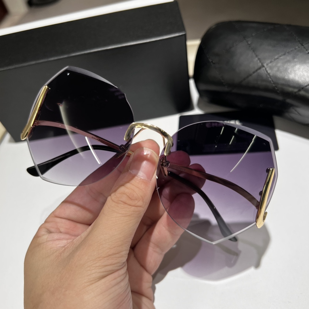 High New Fashion Vintage Sunglasses Women Brand Designer Womens Sunglasses Ladies Sun glasses with cases and box 8849
High New Fashion Vintage Sunglasses Women Brand Designer Womens Sunglasses Ladies Sun glasses with cases and box 8849