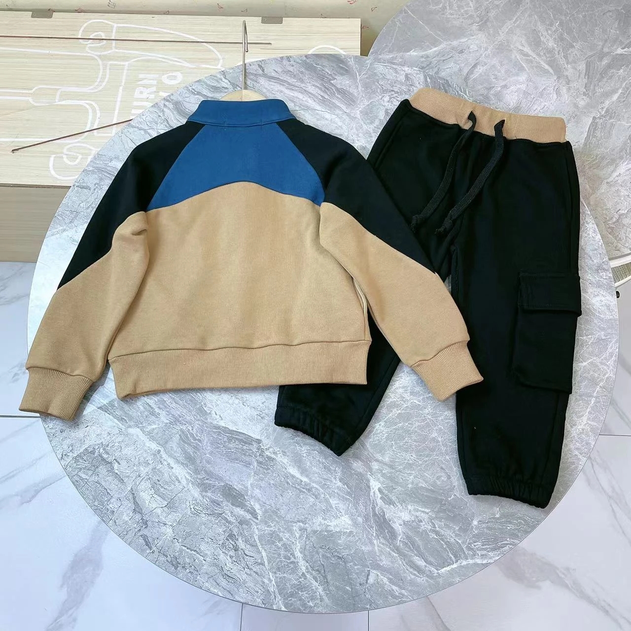 Kids Clothes 2022 Luxury Boys Clothing Sets Autumn Letter Zipper Cardigan Jacket Sweatshirts 2Pcs Suit Children's Clothing Boy, Khaki
Kids Clothes 2022 Luxury Boys Clothing Sets Autumn Letter Zipper Cardigan Jacket Sweatshirts 2Pcs Suit Children's Clothing Boy, Khaki