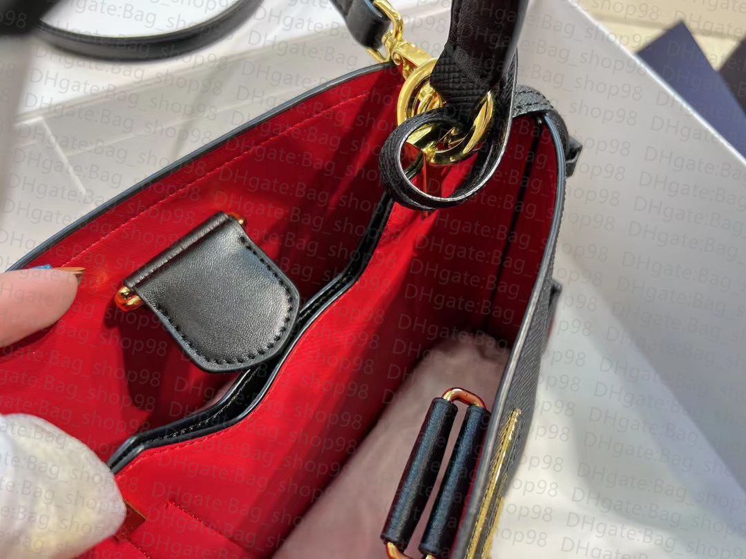 Women bag large capacity bucket bag original twill imported cowhide high craft luxury brand chain single shoulder bag fashion cross body, Nude
Women bag large capacity bucket bag original twill imported cowhide high craft luxury brand chain single shoulder bag fashion cross body, Nude