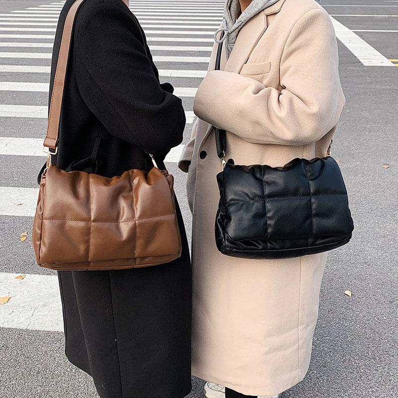 Evening Bags Large Capacity Bread PU Leather Messenger Bag For Ladies High Quality Classic Shoulder Women 2022 Winter Handbag, Brown
Evening Bags Large Capacity Bread PU Leather Messenger Bag For Ladies High Quality Classic Shoulder Women 2022 Winter Handbag, Brown