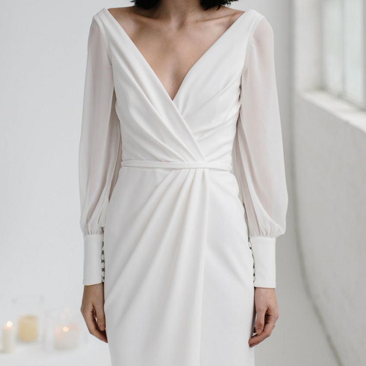 Simple White A-Line Wedding Dress Chiffon Long Sleeves Split Front Floor Length Beach Bridal Gown Buttons Sexy Backless Garden Bride Wear Robe De Mari