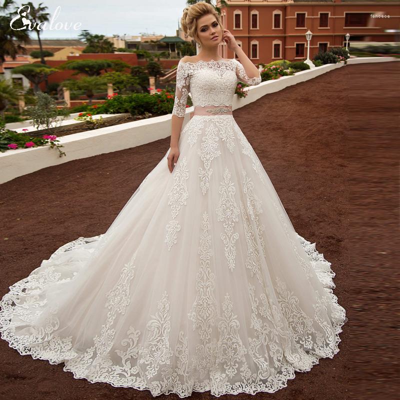 Wedding Dress EVALOVE Charming Boat Neck Half Sleeve A-Line 2022 Gorgeous Appliques Court Train Princess Bridal Gown Plus Size, White
Wedding Dress EVALOVE Charming Boat Neck Half Sleeve A-Line 2022 Gorgeous Appliques Court Train Princess Bridal Gown Plus Size, White