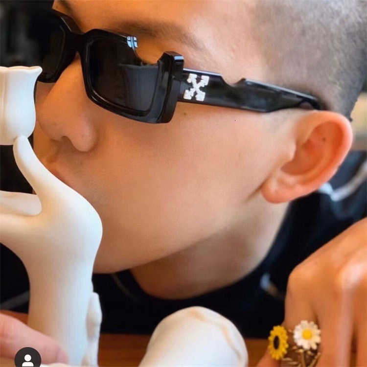 Sunglasses Off Notched Plate Small Frame White Special-shaped Sunglasses Ins Net Red Star SameR4T8
Sunglasses Off Notched Plate Small Frame White Special-shaped Sunglasses Ins Net Red Star SameR4T8