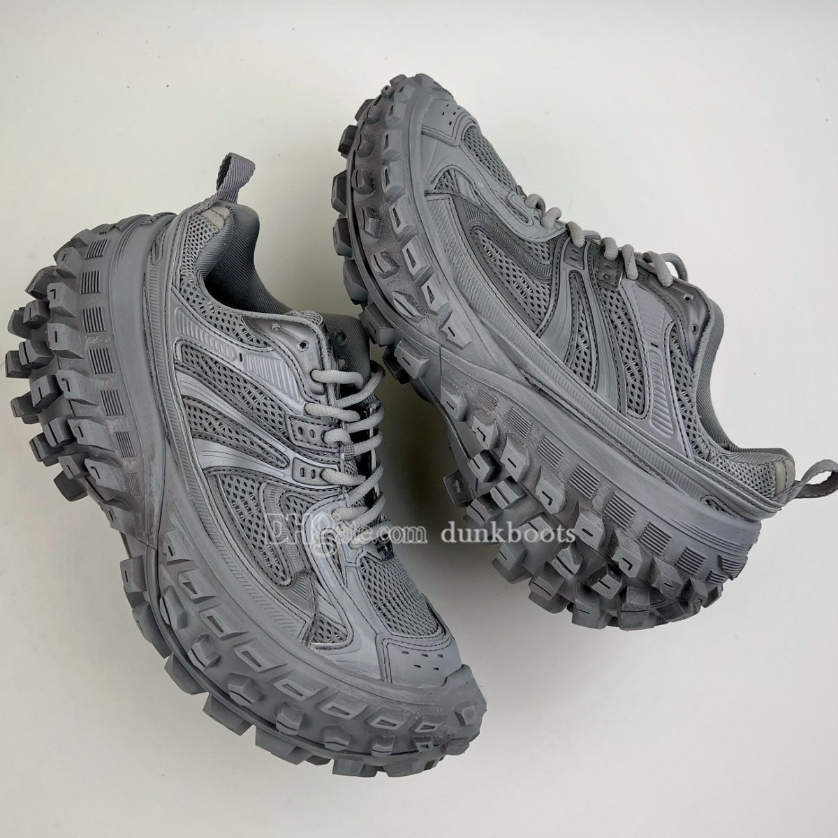 Balencigas Balencaigaity Designer Casual Shoes Defender Rubber Platform Sneakers Tire Women Men Tyre Classic Leather Shoe Distressed sdf1
Balencigas Balencaigaity Designer Casual Shoes Defender Rubber Platform Sneakers Tire Women Men Tyre Classic Leather Shoe Distressed sdf1