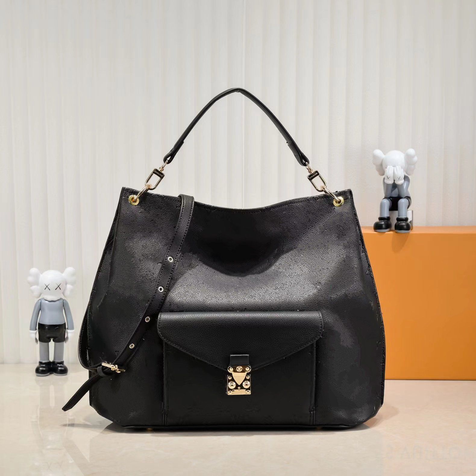 luxurys designers genuine leather bags womens handbags flower tote ladies Casual leather Crossbody shoulder bag, Black
luxurys designers genuine leather bags womens handbags flower tote ladies Casual leather Crossbody shoulder bag, Black