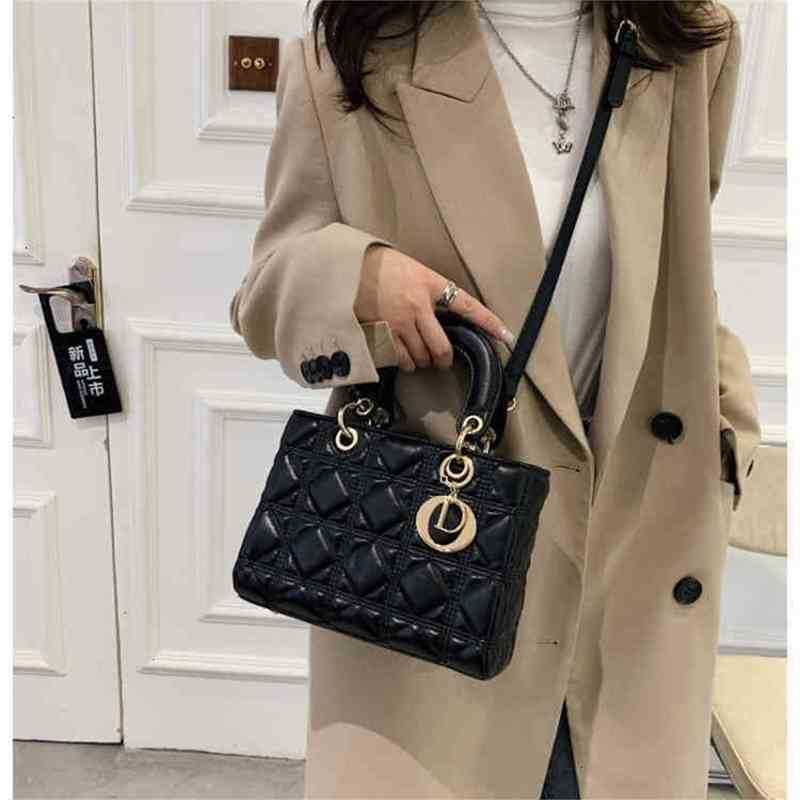 Fashion Evening Bags New Female Handbags Luxury Purses Book wallet Tote Net Red Classic Messenger Large Capacity Lady Shoulder, Box
Fashion Evening Bags New Female Handbags Luxury Purses Book wallet Tote Net Red Classic Messenger Large Capacity Lady Shoulder, Box