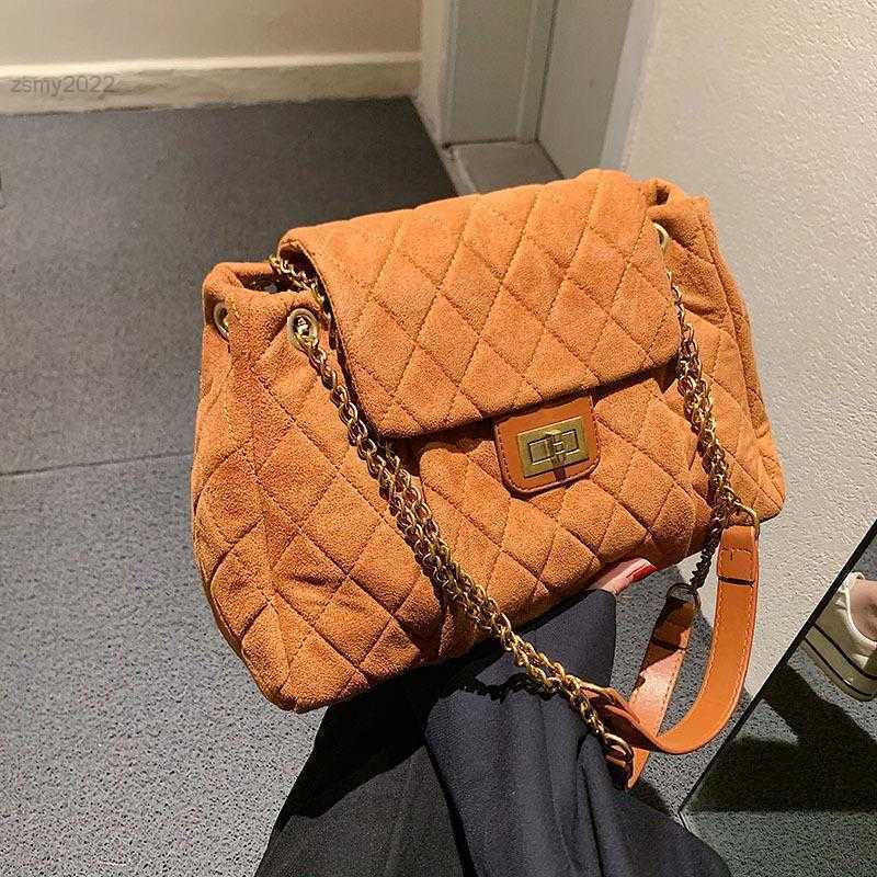 2022 Vintage Suede Large Quilted Chain Crossbody Shoulder Bags for Women Luxury Brand Designer Ladies Handbags Winter, Green
2022 Vintage Suede Large Quilted Chain Crossbody Shoulder Bags for Women Luxury Brand Designer Ladies Handbags Winter, Green