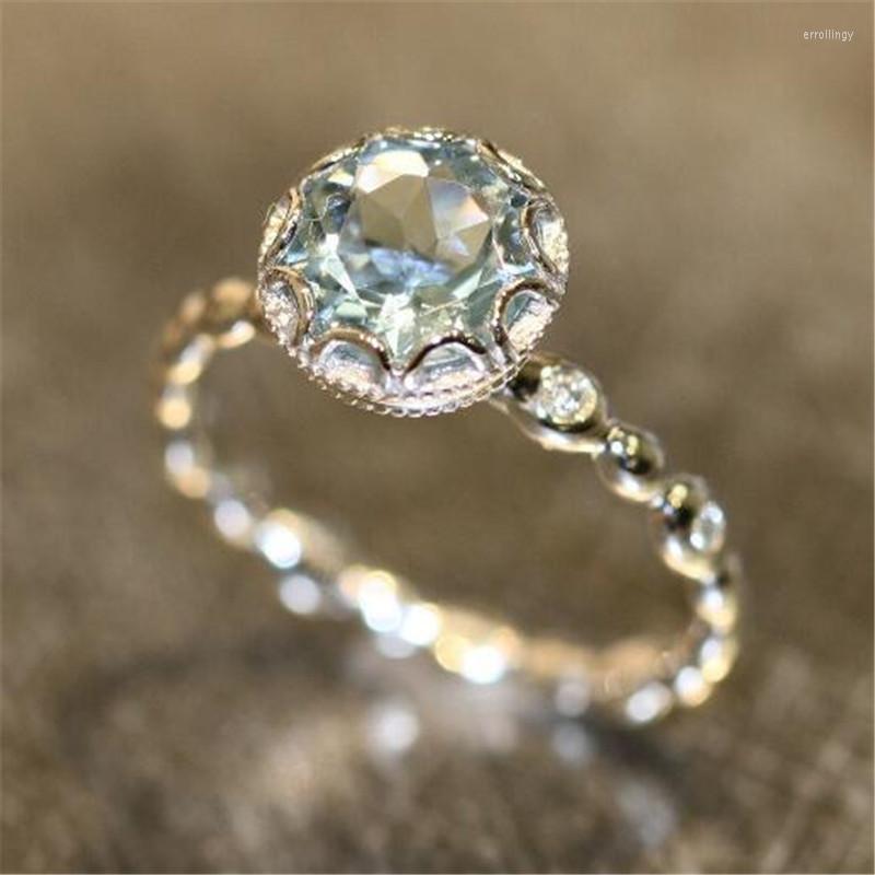 Wedding Rings Fashion Crystal Clear Silver Color Ring For Women Banquet Engagement Jewelry Romantic Female Finger Accessories
Wedding Rings Fashion Crystal Clear Silver Color Ring For Women Banquet Engagement Jewelry Romantic Female Finger Accessories