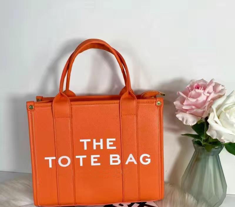 The Tote Bags Fashion PVC Handbags with glasses 10 Colors Cool Transparent Shoulder bags Womens Designer Clutch Bag Solid Color, Bubble bag
The Tote Bags Fashion PVC Handbags with glasses 10 Colors Cool Transparent Shoulder bags Womens Designer Clutch Bag Solid Color, Bubble bag