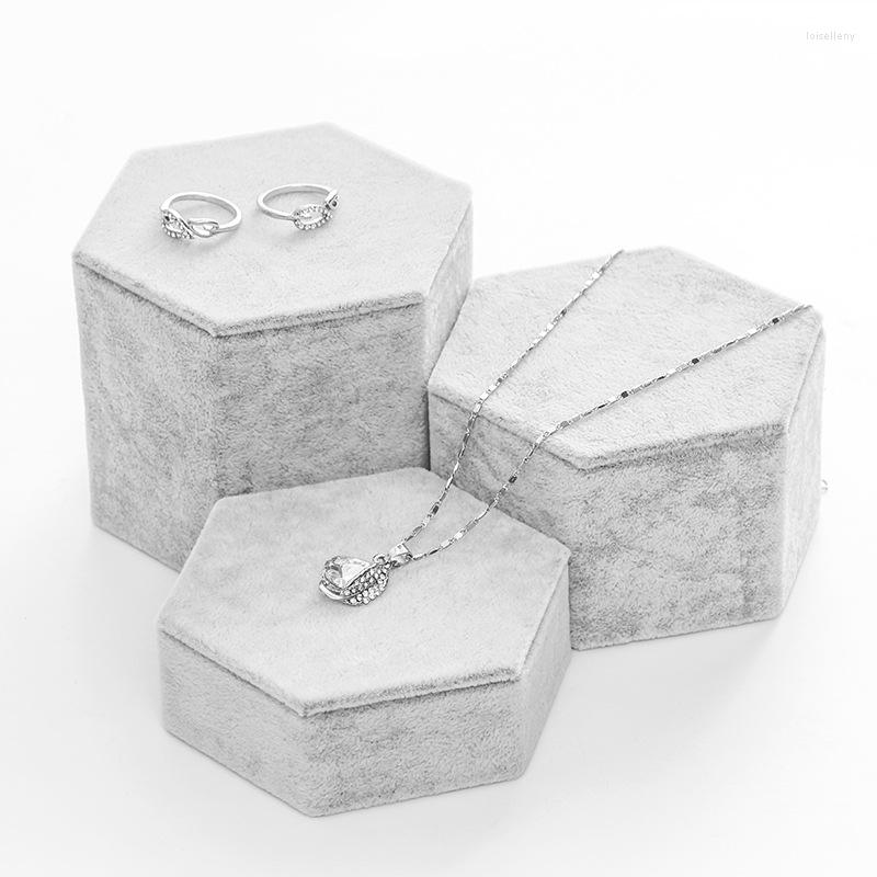 Jewelry Pouches High-End Gray Velvet Display Stand Hexagonal Column Hand Support Ring Pendant Bracelet Props
Jewelry Pouches High-End Gray Velvet Display Stand Hexagonal Column Hand Support Ring Pendant Bracelet Props