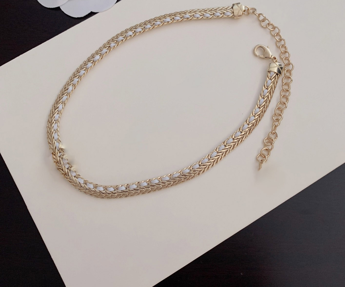 Designer letter jewelry Gold chain white leather Necklace C-Necklace have stamp in back fashion luxury Formal social gathering gift 1004
Designer letter jewelry Gold chain white leather Necklace C-Necklace have stamp in back fashion luxury Formal social gathering gift 1004