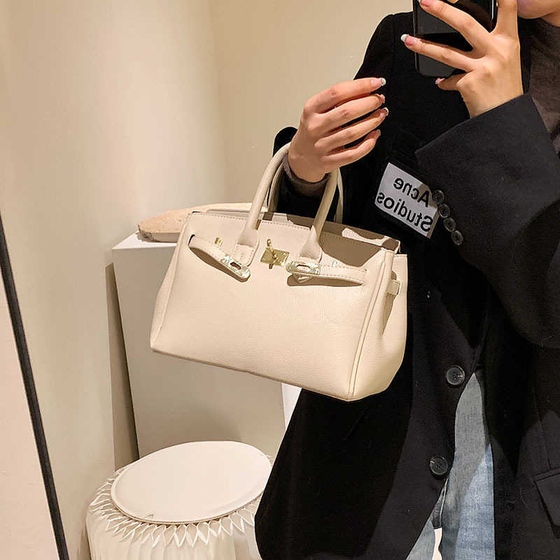 Designer Bag Herme Solid kellies daily commuter hand 2022 winter simple single shoulder messenger women, Beige
Designer Bag Herme Solid kellies daily commuter hand 2022 winter simple single shoulder messenger women, Beige