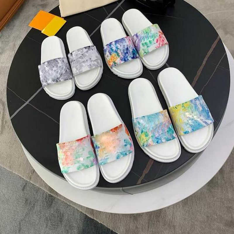 Slippers Luxury Designer Color Thick Sole Oil Painting Pattern Soft Bottom Cowhide dazzle colour Prevent slippery leather couple, Color4
Slippers Luxury Designer Color Thick Sole Oil Painting Pattern Soft Bottom Cowhide dazzle colour Prevent slippery leather couple, Color4