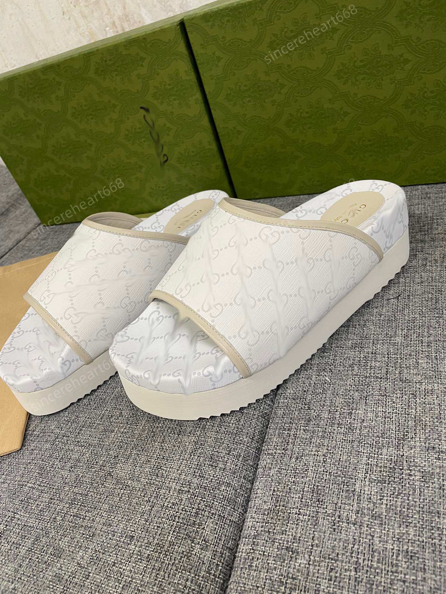 2022 womens platform sandals fashion slipper embroidered canvas designer slides slip on slippers girls Canvas covered with and dust bags big, This option does not ship
2022 womens platform sandals fashion slipper embroidered canvas designer slides slip on slippers girls Canvas covered with and dust bags big, This option does not ship