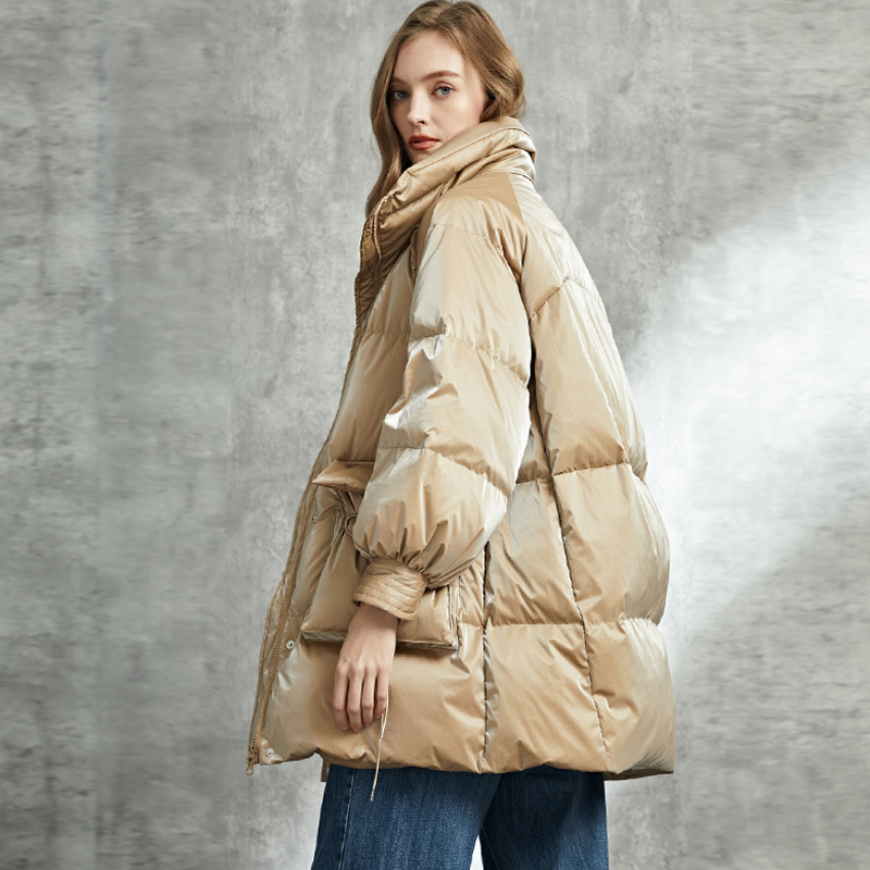 Women' Down Parkas Winter Glossy Shiny Golden Long White Goose Down Coats Female Big Pockets Design Fluffy Warm Coats Waterproof Parkas F2609 220930
Women' Down Parkas Winter Glossy Shiny Golden Long White Goose Down Coats Female Big Pockets Design Fluffy Warm Coats Waterproof Parkas F2609 220930