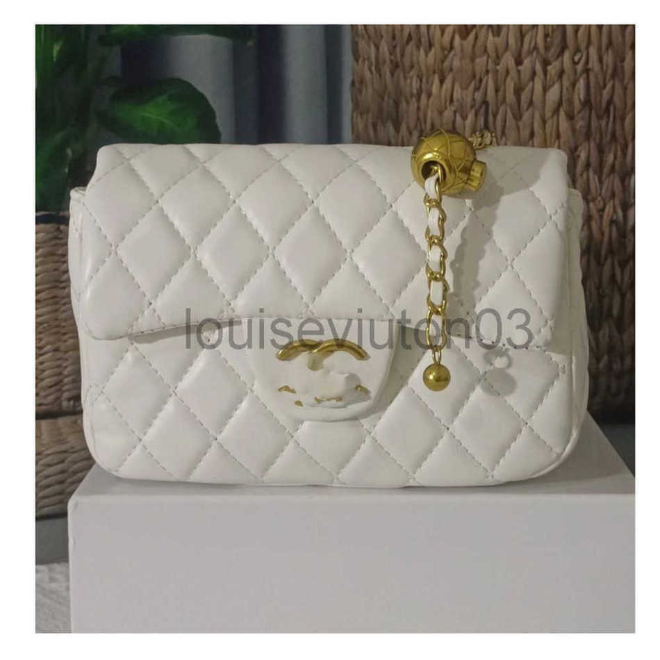 Designer Channel Bag Tote Shoulder Messenger Handbag Fashion Luxurious Golden Bead Square Rhombus Pattern Leather Single Shoulder Makeup Bag, Meifen
Designer Channel Bag Tote Shoulder Messenger Handbag Fashion Luxurious Golden Bead Square Rhombus Pattern Leather Single Shoulder Makeup Bag, Meifen