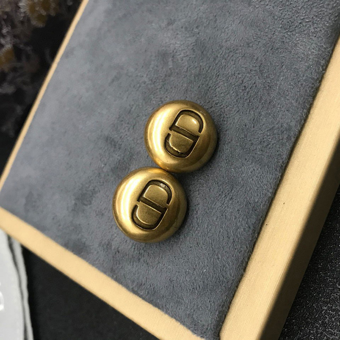 22ss 20color Mixed Simple 18K Gold Plated 925 Silver Double Letter Stud Women Brand Designers Earring Crystal Geometric Long Earrings Fashion Jewelry Accessorie
22ss 20color Mixed Simple 18K Gold Plated 925 Silver Double Letter Stud Women Brand Designers Earring Crystal Geometric Long Earrings Fashion Jewelry Accessorie