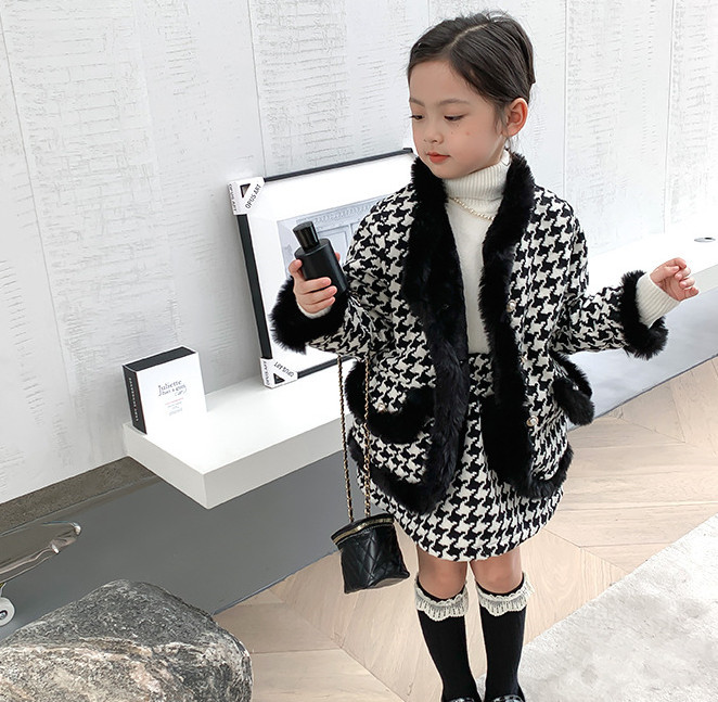 Lady style children Plover case clothes sets girls plush round collar long sleeve coat skirts 2pcs autumn winter kids princess outfits Q9033, Scarf
Lady style children Plover case clothes sets girls plush round collar long sleeve coat skirts 2pcs autumn winter kids princess outfits Q9033, Scarf