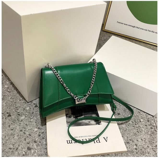New Chain Letter Pack Solid Color Hourglass Bag Women's Shoulder Corssbody Handbag All-Matching Small Square Bags This Year's Popular Item, As pic
New Chain Letter Pack Solid Color Hourglass Bag Women's Shoulder Corssbody Handbag All-Matching Small Square Bags This Year's Popular Item, As pic