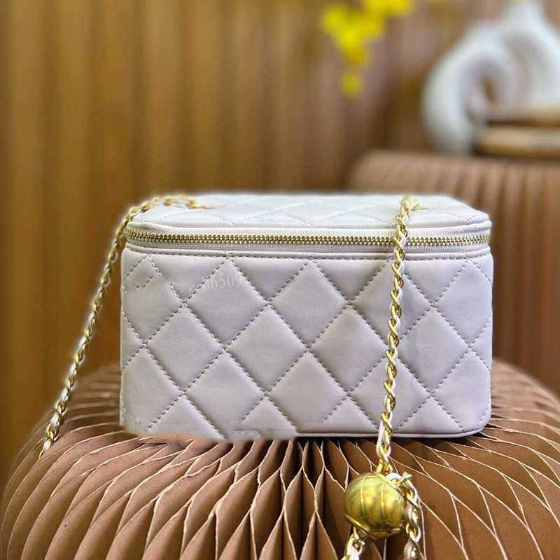 Designer Women Chain Bags Luxury Brands Shoulder Bag clutch Leather Fashion Black white Crossbody Handbag Classic Mini medium Makeup box
Designer Women Chain Bags Luxury Brands Shoulder Bag clutch Leather Fashion Black white Crossbody Handbag Classic Mini medium Makeup box