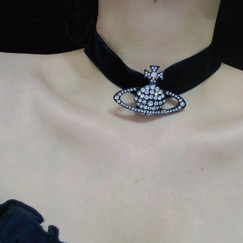 DIY vivian Necklaces Black Velvet Saturn Pendant Small High Design Necklace Chain jewelry
DIY vivian Necklaces Black Velvet Saturn Pendant Small High Design Necklace Chain jewelry