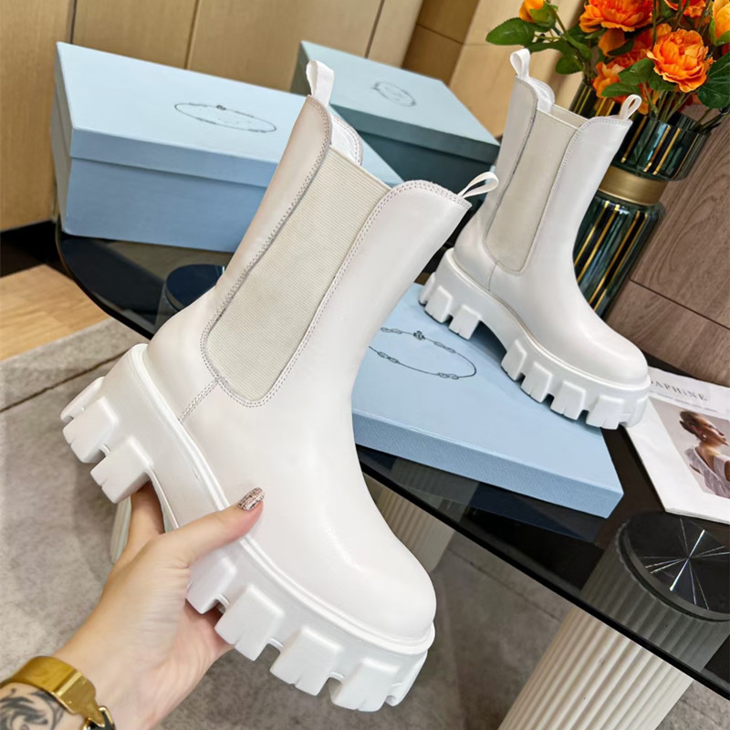 Fashion designer Chelsea and ankle boots Motor vehicle women's black leather strike flat autumn and winter quality leisure work thick shoes, Red
Fashion designer Chelsea and ankle boots Motor vehicle women's black leather strike flat autumn and winter quality leisure work thick shoes, Red