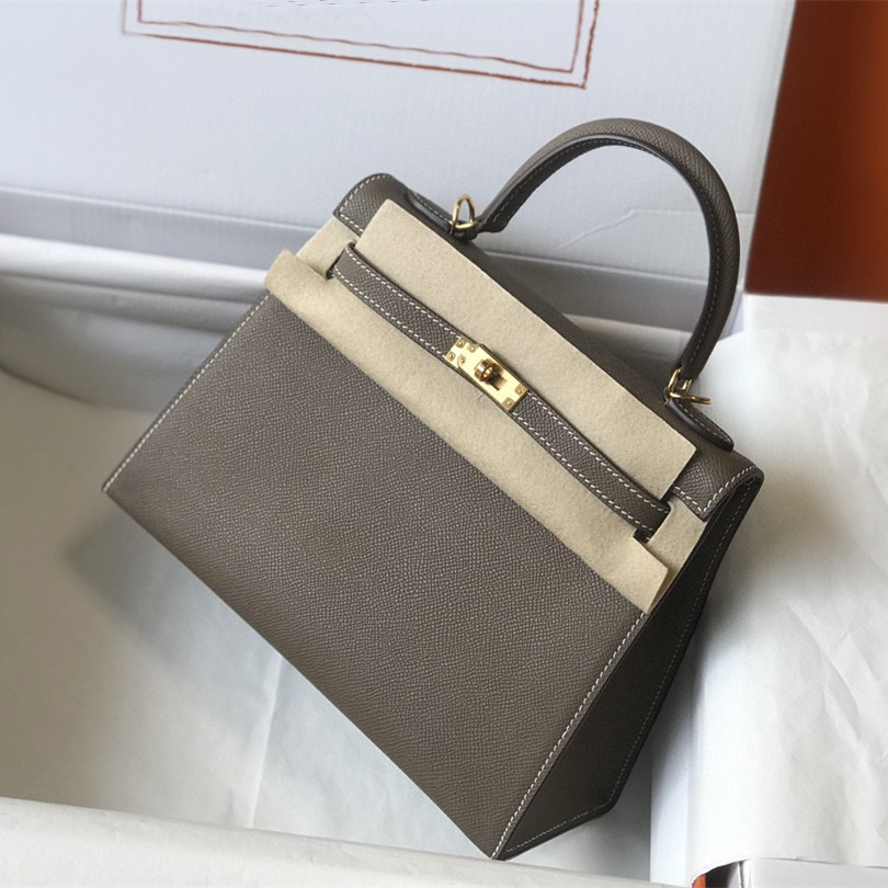 9A Top Designer bags Epsom Handbag Handmade Wax Thread Luxury Custom made Women's bag One Shoulder Messenger Classic Fashion Commuter Large Capacity bag Togo, Box
9A Top Designer bags Epsom Handbag Handmade Wax Thread Luxury Custom made Women's bag One Shoulder Messenger Classic Fashion Commuter Large Capacity bag Togo, Box
