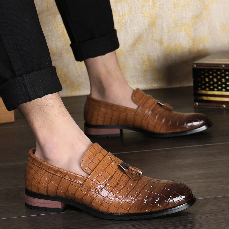 Luxury Crocodile Oxford Shoes Pointed Toe One Stirrup Vintage Tassel Men's Fashion Formal Casual Shoes Business Shoes Large Size 38-47, Black
Luxury Crocodile Oxford Shoes Pointed Toe One Stirrup Vintage Tassel Men's Fashion Formal Casual Shoes Business Shoes Large Size 38-47, Black