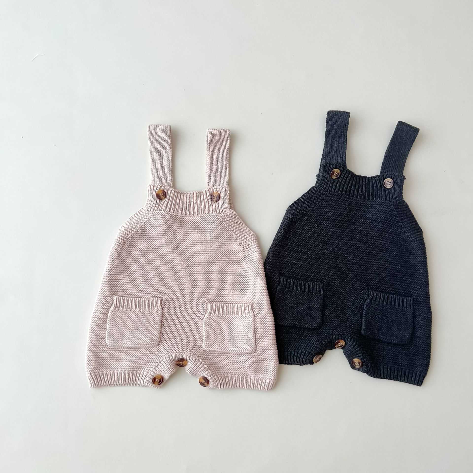Rompers 03y Baby Solid Overall Girl Loose Knitting Sweater Jumpsuit Boy Comfortable Soft Sling Romper Autumn Double Pockets Overall J220922, Apricot.
Rompers 03y Baby Solid Overall Girl Loose Knitting Sweater Jumpsuit Boy Comfortable Soft Sling Romper Autumn Double Pockets Overall J220922, Apricot.