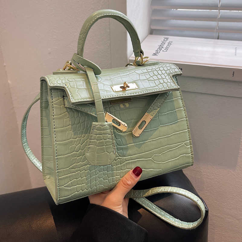 Fashion birkins woman herme bag Herme women 2022 fashion light and luxury portable diagonal, Army green
Fashion birkins woman herme bag Herme women 2022 fashion light and luxury portable diagonal, Army green