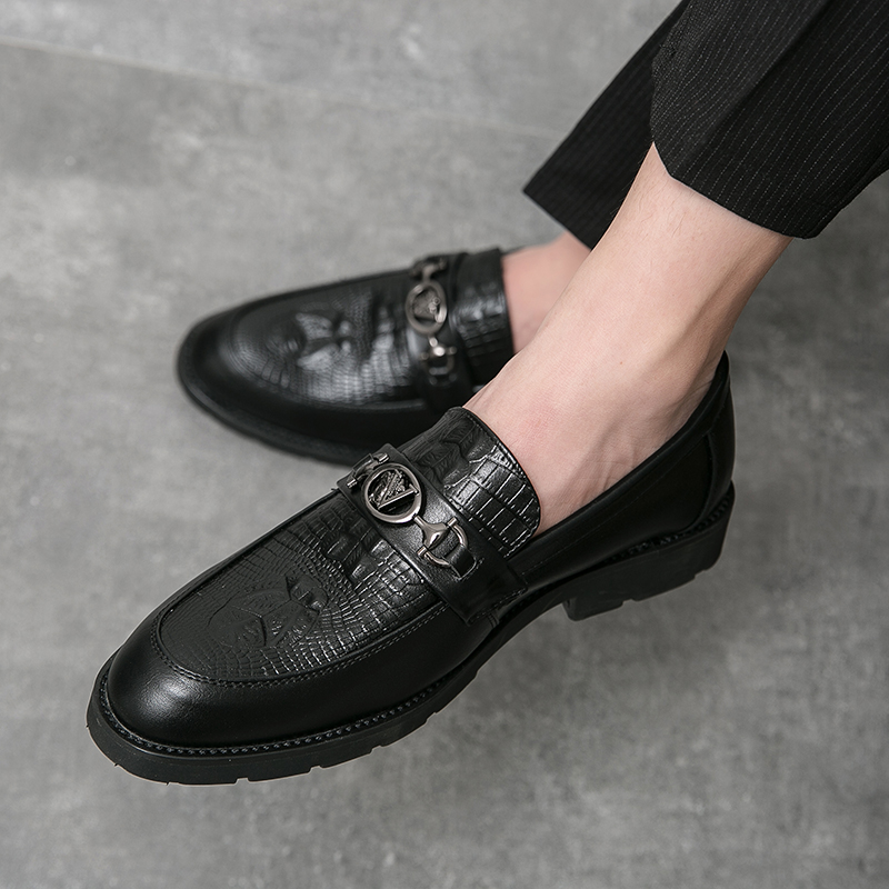 Carved Brogue Leather Oxford Shoes Pointed Toe One Stirrup Retro Luxury Metal Buckle Men's Fashion Formal Casual Shoes Business Shoes Large Size, Black
Carved Brogue Leather Oxford Shoes Pointed Toe One Stirrup Retro Luxury Metal Buckle Men's Fashion Formal Casual Shoes Business Shoes Large Size, Black