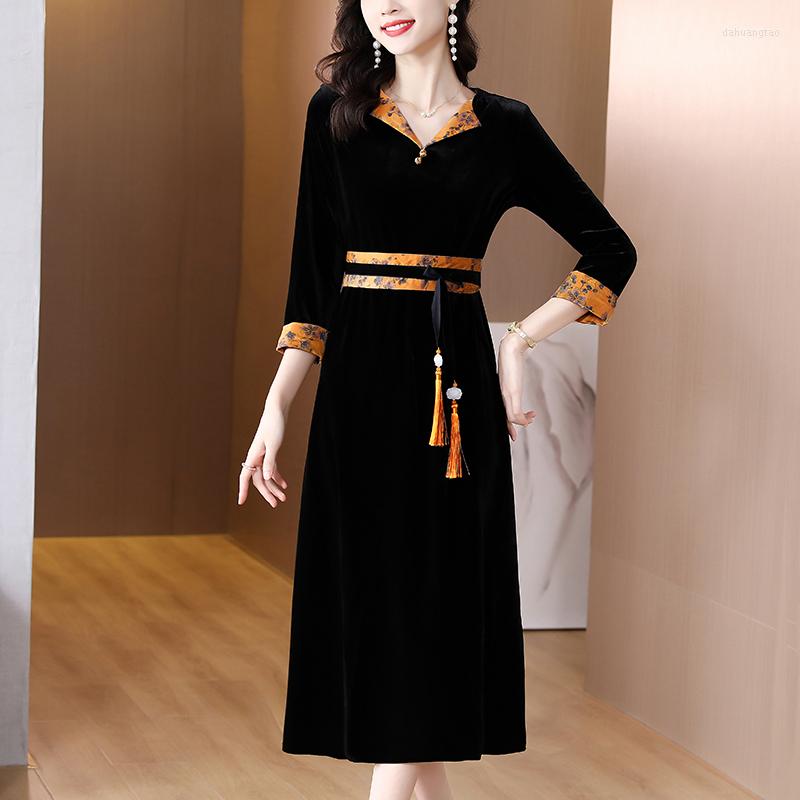 Casual Dresses Elegant Autumn 2022 Large Size Velvet For Women Embroidery Square Collar Ruffles Solid Vintage Female A-LINE Party Dress, Black
Casual Dresses Elegant Autumn 2022 Large Size Velvet For Women Embroidery Square Collar Ruffles Solid Vintage Female A-LINE Party Dress, Black