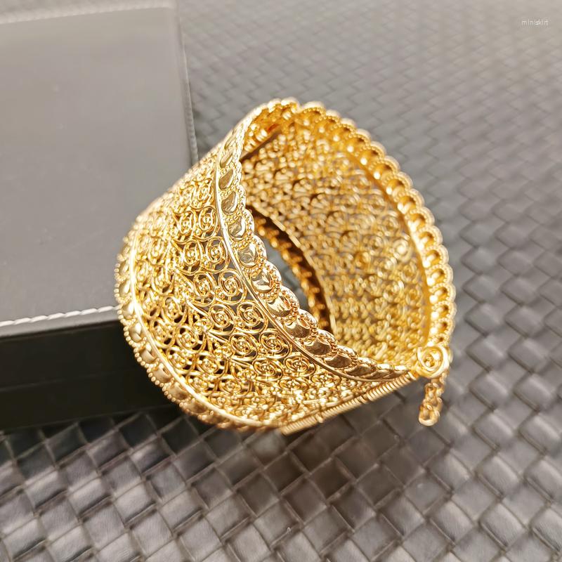 Bangle Luxury Large Size Bracelet Dubai Metal Flower Women's Gold Plated Wide Algerian Coin Jewelry
Bangle Luxury Large Size Bracelet Dubai Metal Flower Women's Gold Plated Wide Algerian Coin Jewelry