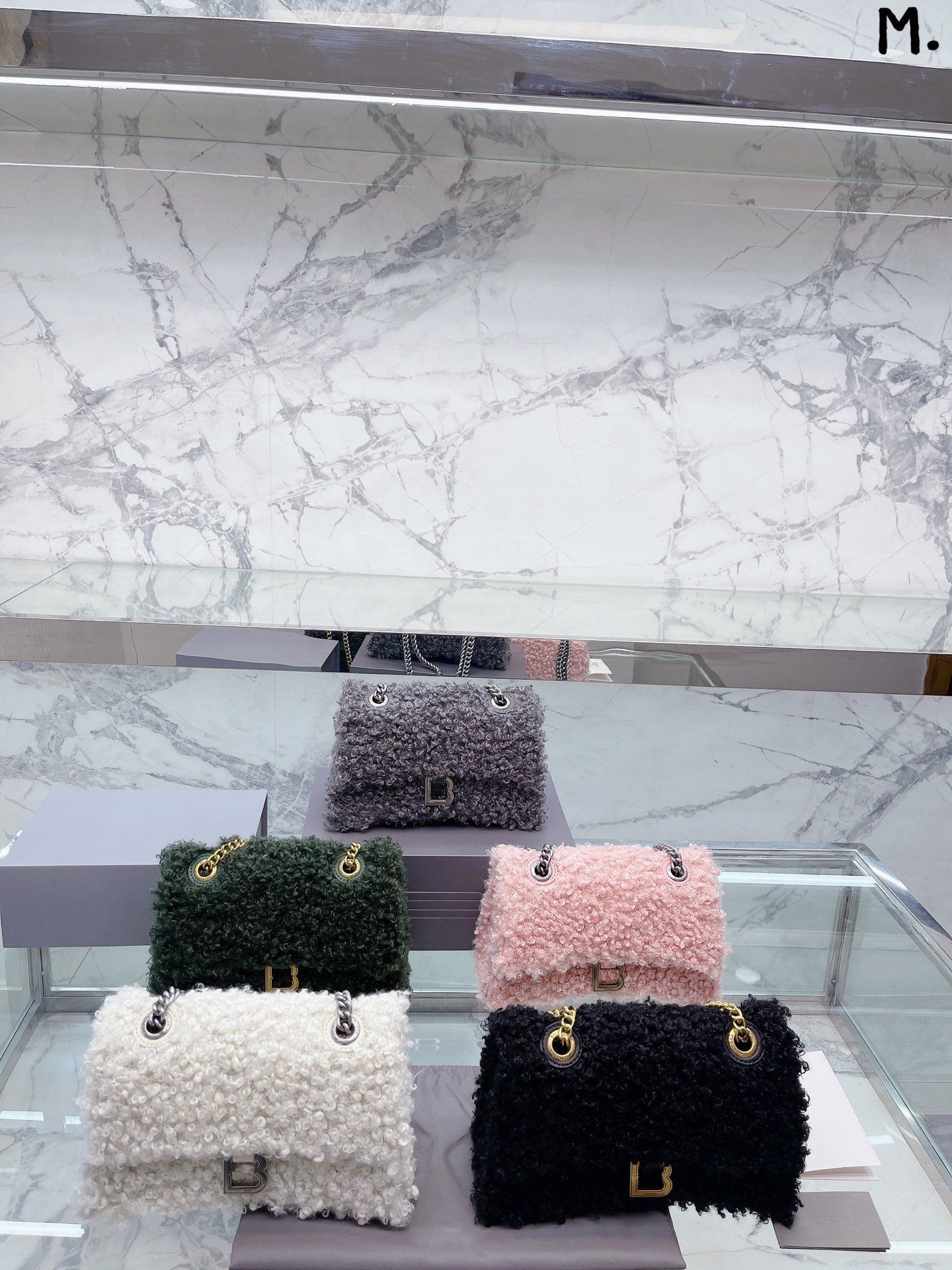 2022 New Fashion High Quality Wool Crush Bag Organ Hourglass Style Shoulder Bag Designer Women Tote Handbags, Pink
2022 New Fashion High Quality Wool Crush Bag Organ Hourglass Style Shoulder Bag Designer Women Tote Handbags, Pink