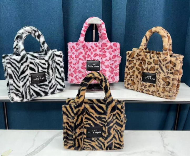 New Plush Tote Bag Designer Women Handbags Luxury Faux Fur Shoulder Crossbody Fashion Small Shopper Purses, With logo
New Plush Tote Bag Designer Women Handbags Luxury Faux Fur Shoulder Crossbody Fashion Small Shopper Purses, With logo