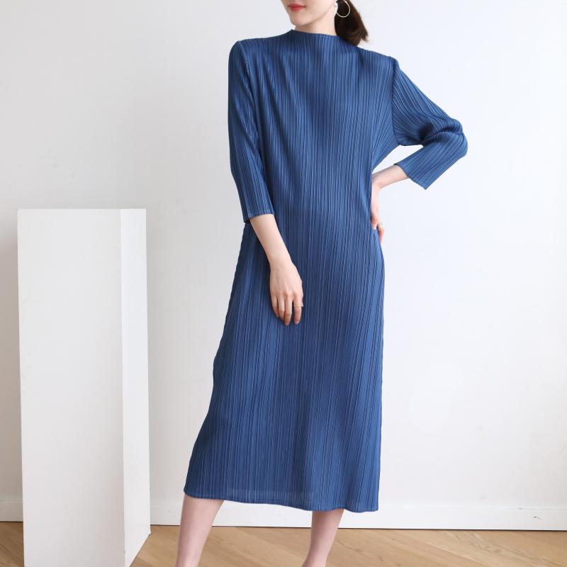 Casual Dresses Miyake's Pleated High-necked Slim Dress Can Be Worn In Spring Autumn And Summer, Black
Casual Dresses Miyake's Pleated High-necked Slim Dress Can Be Worn In Spring Autumn And Summer, Black