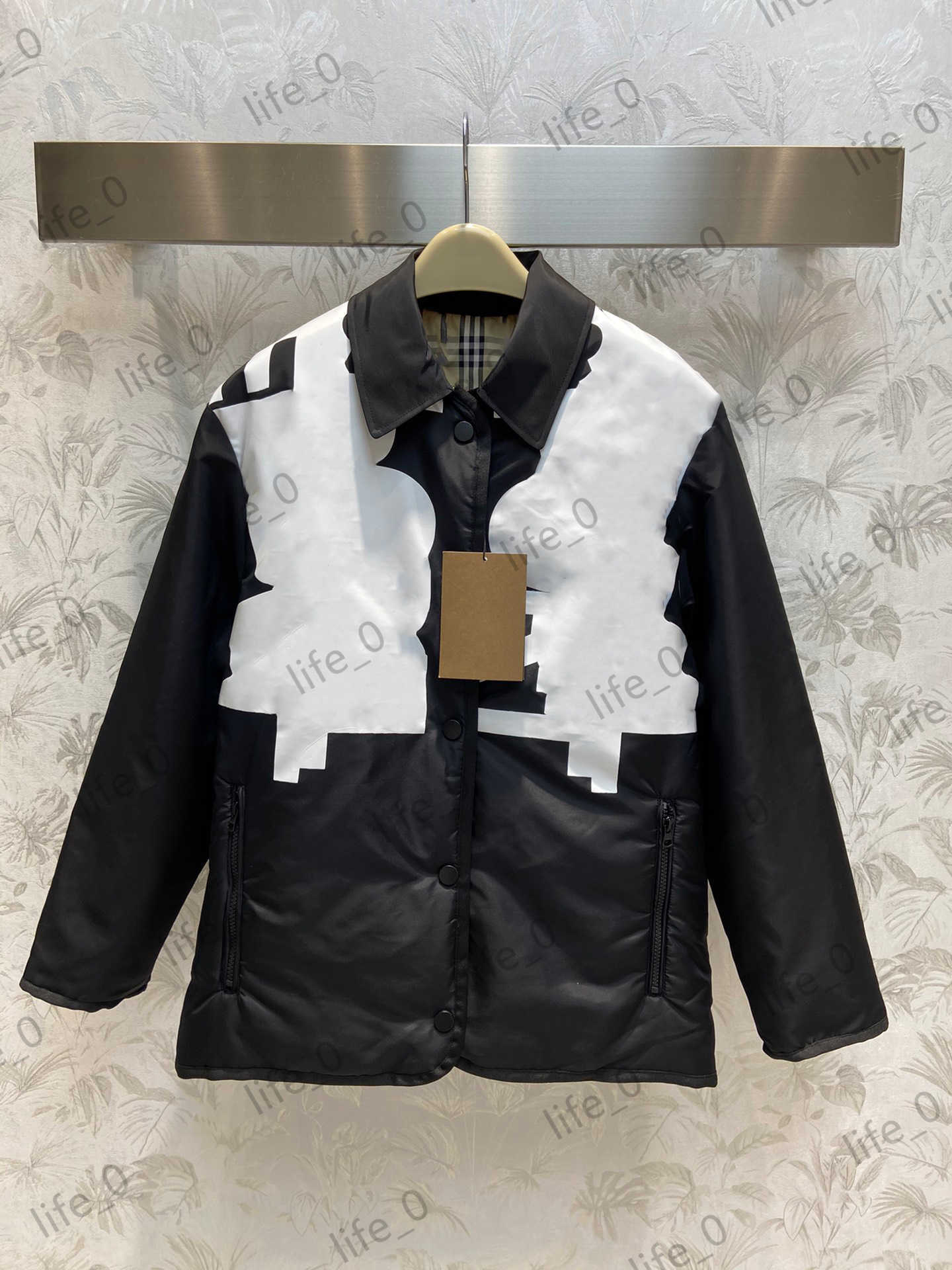 Brand Women Jackets Reversible Thick Coats Tops Vintage Plaid British Style Joker Outerwear Warm Windproof Fashion Womens Jacket
Brand Women Jackets Reversible Thick Coats Tops Vintage Plaid British Style Joker Outerwear Warm Windproof Fashion Womens Jacket