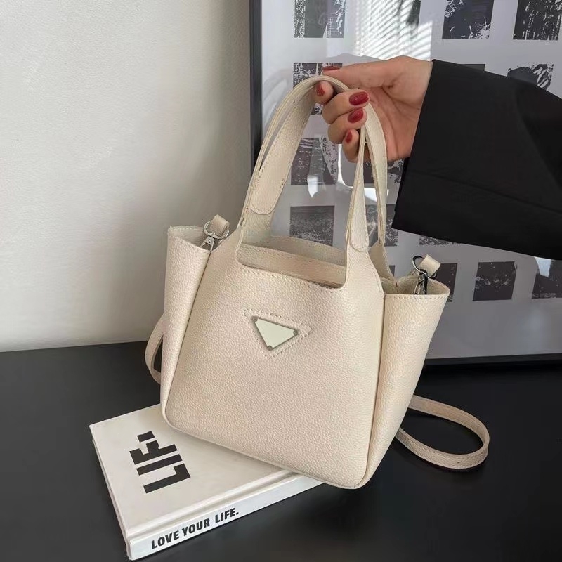 Evening Bags famous Designer PPDA Handbag Leather Hobo Crossbody Tote Women Shoulder Adjustable Splice Letters Striped Nylon Strap
Evening Bags famous Designer PPDA Handbag Leather Hobo Crossbody Tote Women Shoulder Adjustable Splice Letters Striped Nylon Strap