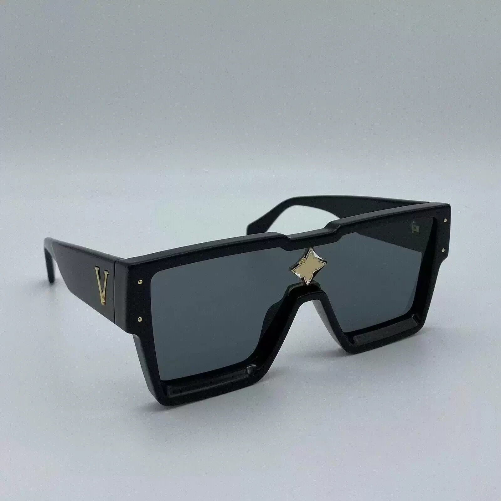 2022 Summer Cyclone Sunglasses For Men and Women style Z1578W Anti-Ultraviolet Retro Plate square Full Frame fashion Eyeglasses Brand New Random Box
2022 Summer Cyclone Sunglasses For Men and Women style Z1578W Anti-Ultraviolet Retro Plate square Full Frame fashion Eyeglasses Brand New Random Box