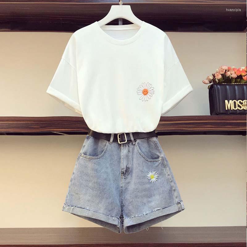 Women's Tracksuits 2022 Summer Street Women 2 Piece Sets Chrysanthemum Embroidery Flower T-shirt Denim Shorts Vintage Beading, The picture color
Women's Tracksuits 2022 Summer Street Women 2 Piece Sets Chrysanthemum Embroidery Flower T-shirt Denim Shorts Vintage Beading, The picture color