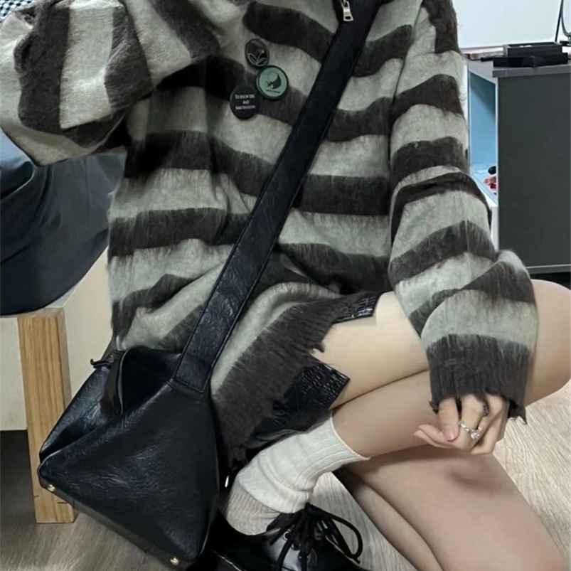 Women's Sweaters KOSAHIKI Harakuku Girl Loose Stripe Knit Sweaters Women Pull Ripped Pullover Y2k Aesthetic Top Gothic Streetwear Casual Jumper 221006, As photo
Women's Sweaters KOSAHIKI Harakuku Girl Loose Stripe Knit Sweaters Women Pull Ripped Pullover Y2k Aesthetic Top Gothic Streetwear Casual Jumper 221006, As photo