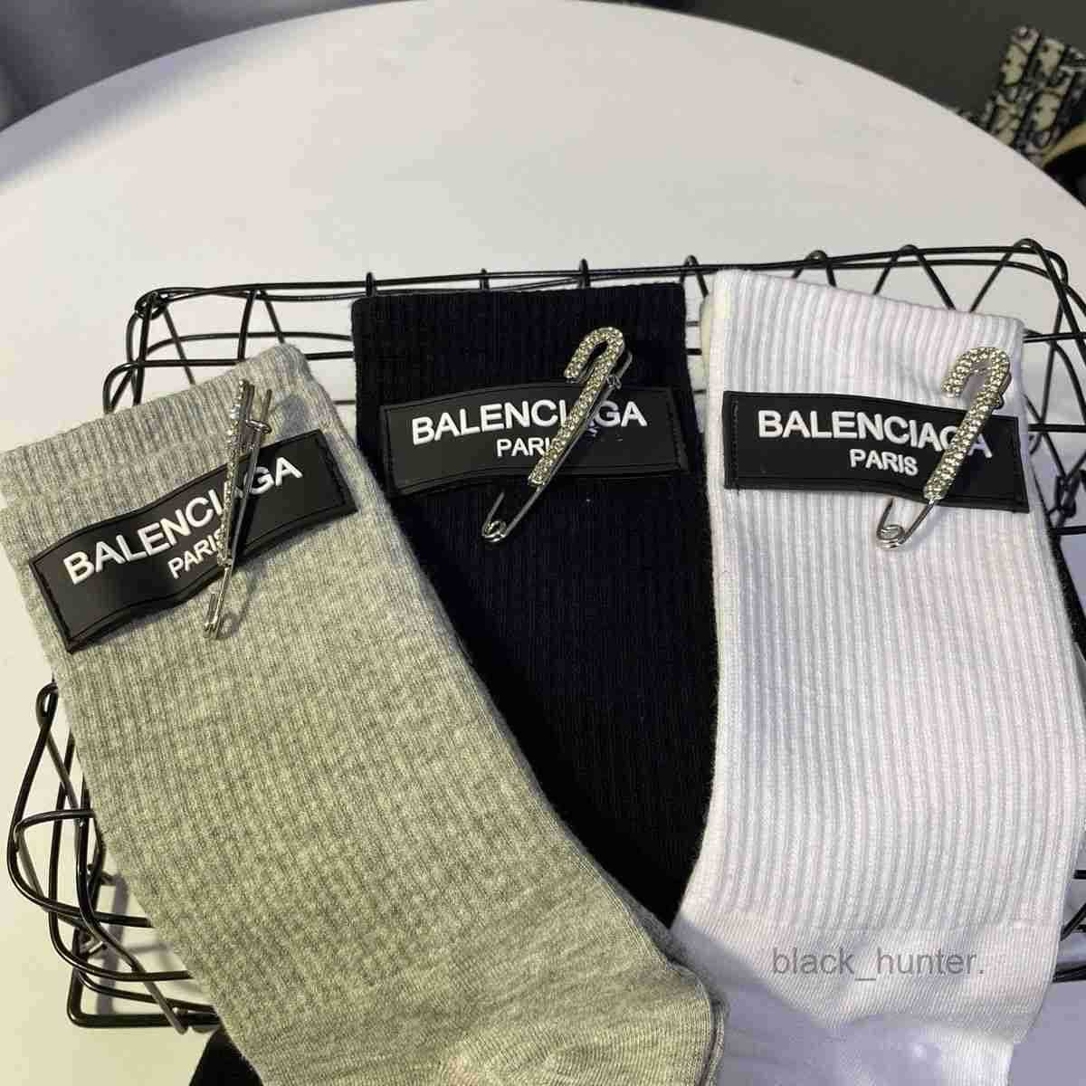 Men's Socks Balencaigass Designer 2022 new thin cotton socks womens pin letter joint name net red Versatile Campus ins medium tube socking, White
Men's Socks Balencaigass Designer 2022 new thin cotton socks womens pin letter joint name net red Versatile Campus ins medium tube socking, White