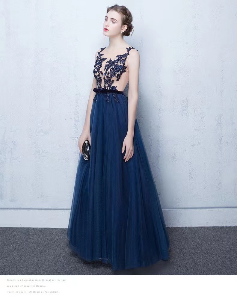 Mother of the bride dress dress Ruffled New in Exquisite with beaded floor length prom collection Champagne lace sconces round neck a-line
Mother of the bride dress dress Ruffled New in Exquisite with beaded floor length prom collection Champagne lace sconces round neck a-line